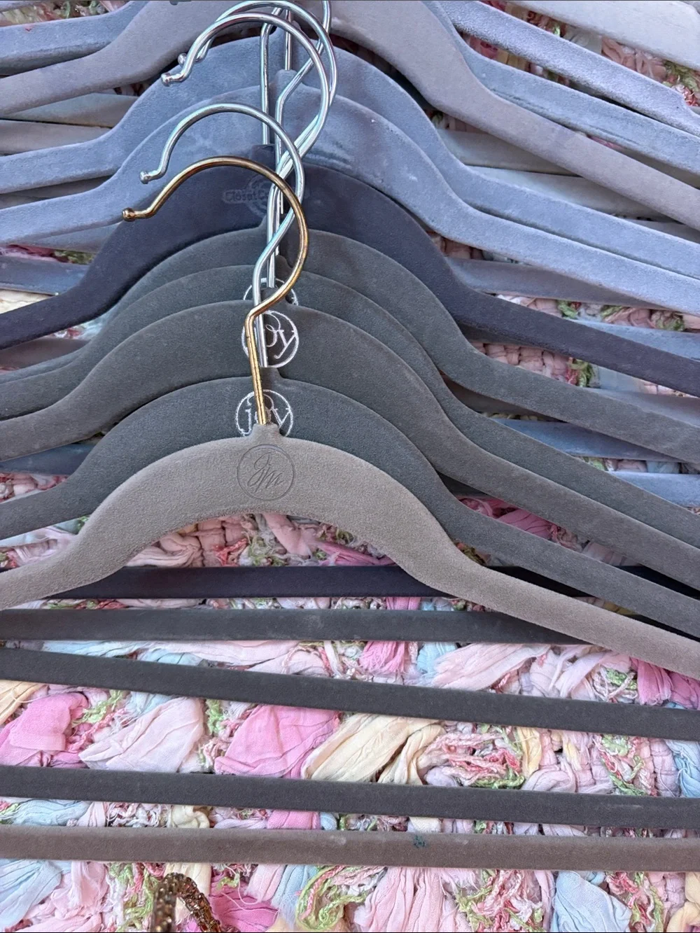 Non-Brand Velvet Slim Gray Suit Hangers - 12 Pack used
